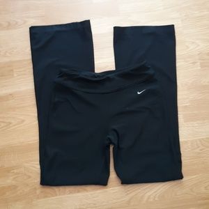 Nike Fit Dry Bootcut Legging